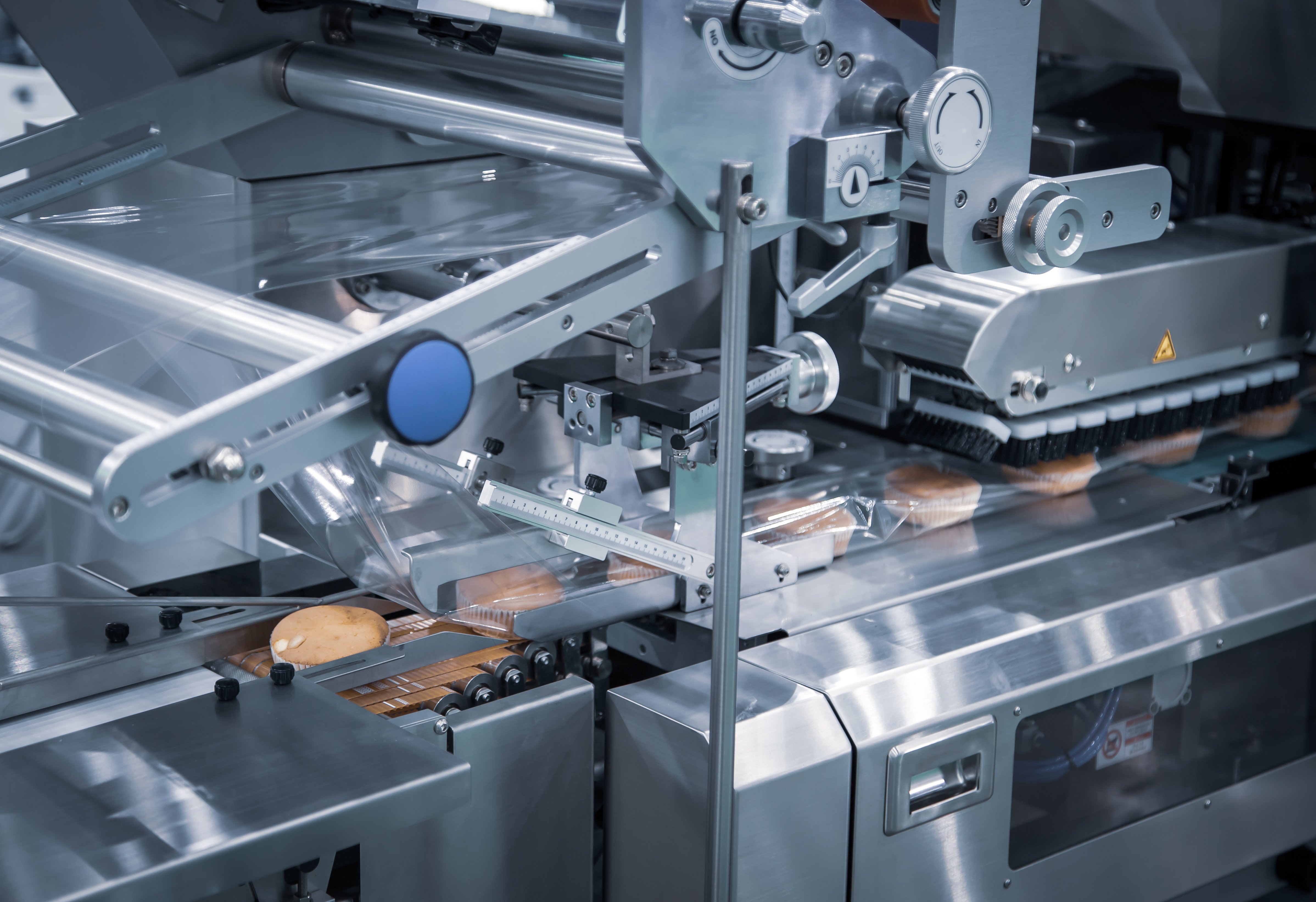 A fully automated food packaging machine