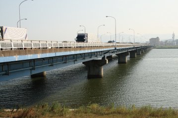 Yoshino River Bridge Photo 1
