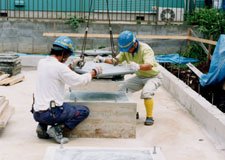 Installation of the main body of the FPS seismic isolator